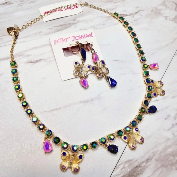 BETSEY JOHNSON ‘Buggin Out’ Butterfly Charm Necklace &. Matching Earrings NWT - Picture 4 of 13